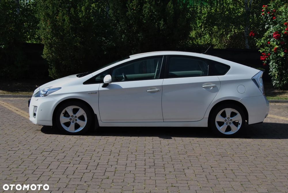 Toyota Prius (Hybrid) Comfort - 17