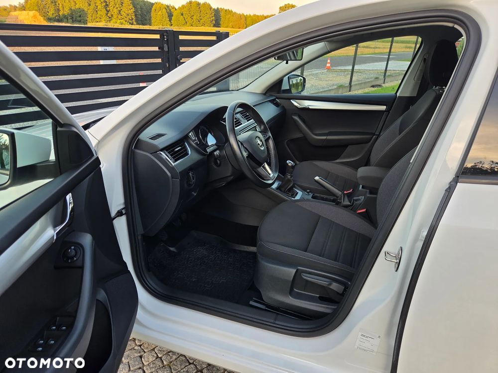 Skoda Octavia 1.6 TDI Ambition - 11