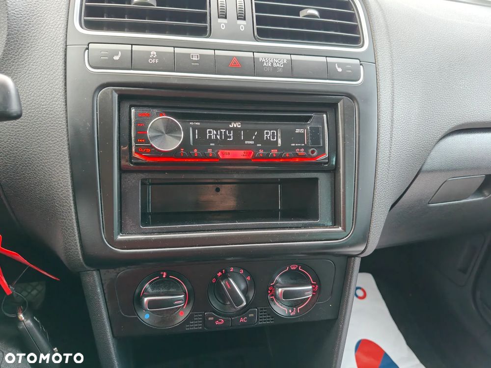 Volkswagen Polo 1.6 TDI Comfortline - 24