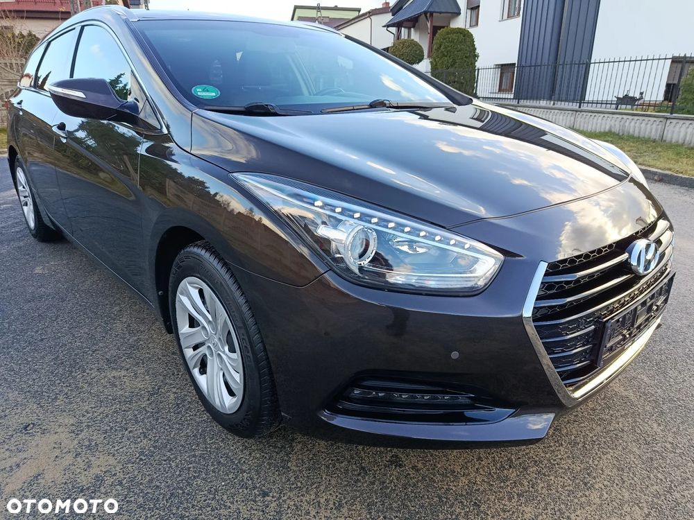 Hyundai i40 Kombi blue 1.6 Family+ - 33