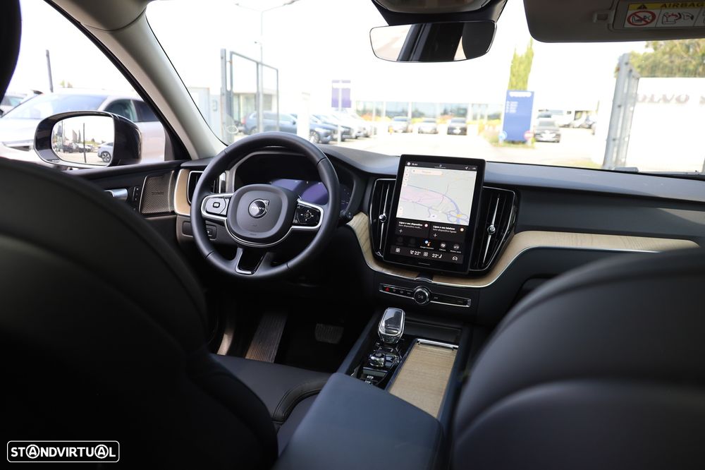 Volvo XC 60 2.0 T6 PHEV Plus Dark AWD - 14