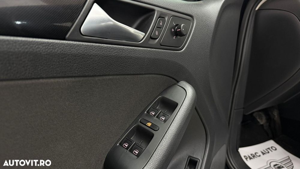 Volkswagen Jetta 1.2 TSI Comfortline - 25