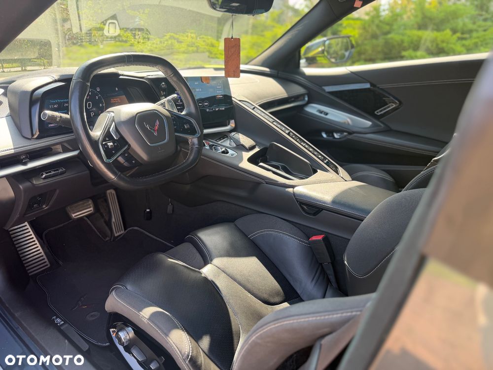 Chevrolet Corvette - 18
