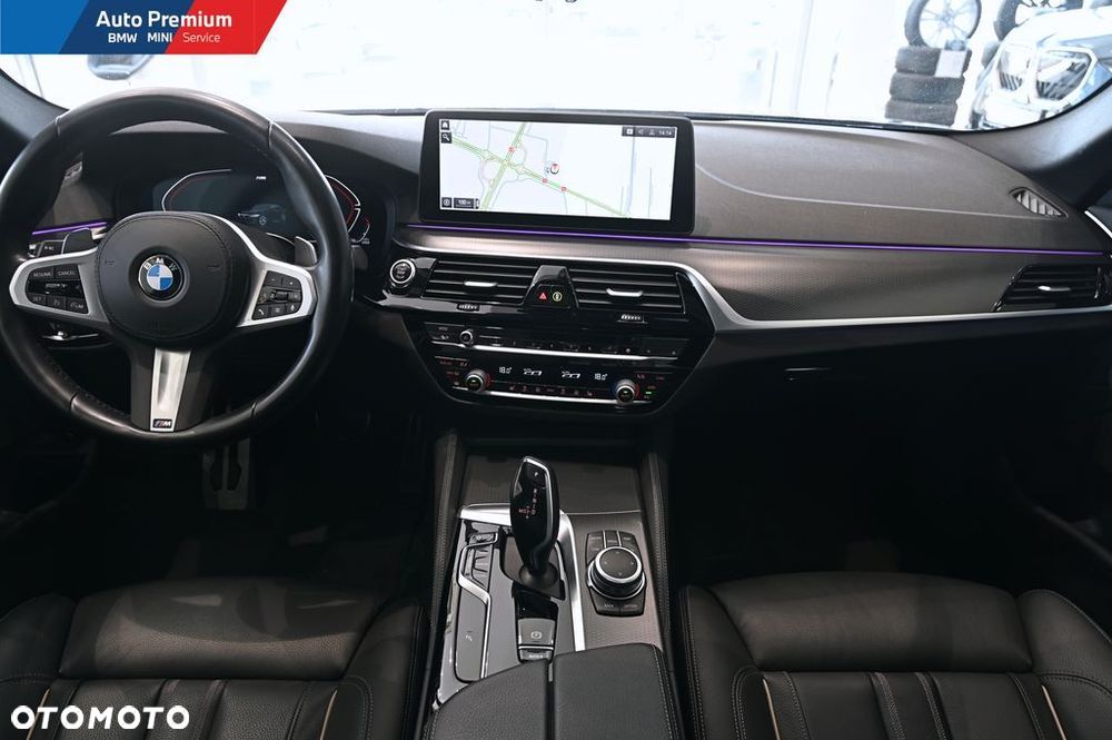 BMW Seria 5 540i xDrive mHEV - 13