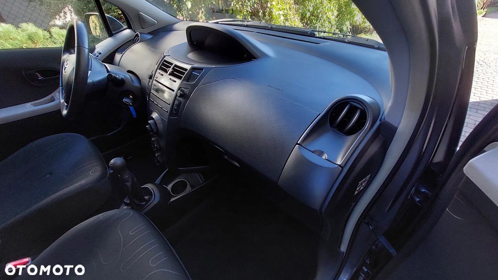 Toyota Yaris 1.0 Sol - 18