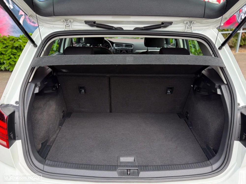 VW Golf 1.6 TDI Confortline - 12