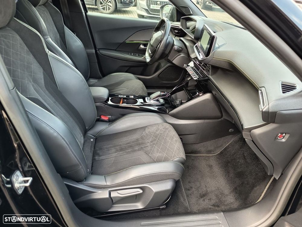 Peugeot e-2008 50 kWh GT - 11