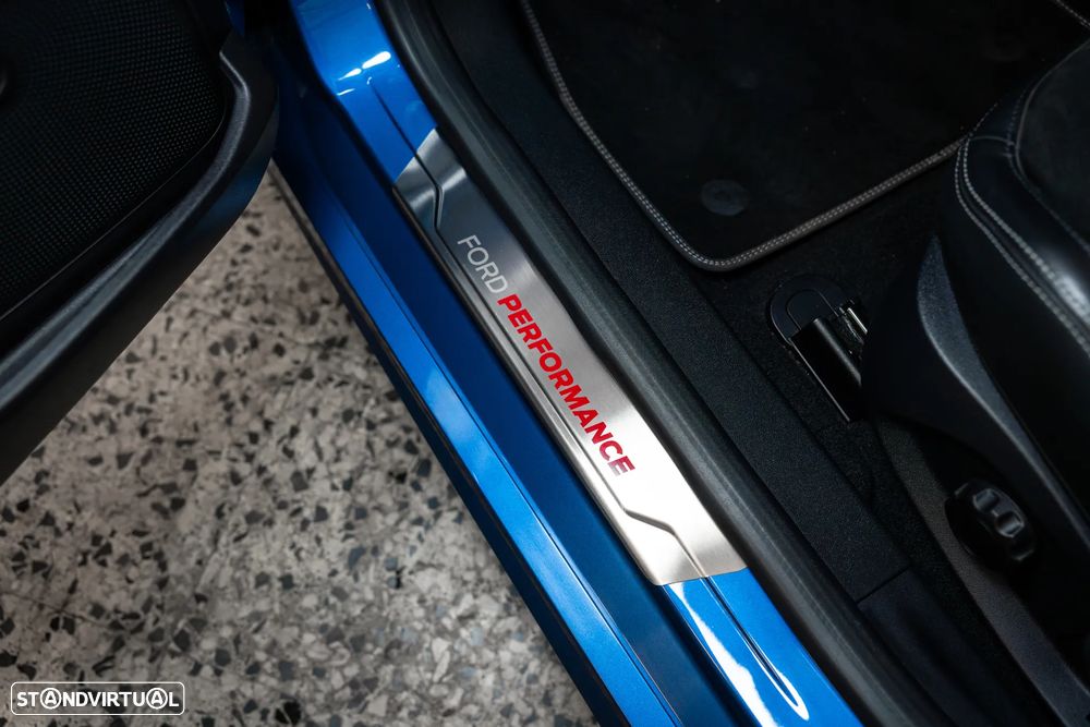 Ford Fiesta 1.5 EcoBoost S&S c/ Pack Pele Exclusiva ST - 16