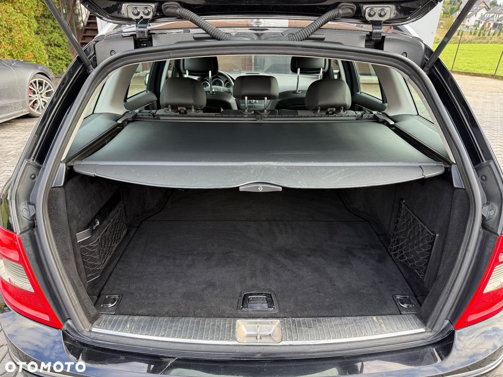 Mercedes-Benz Klasa C 180 CGI BlueEff Avantgarde - 16