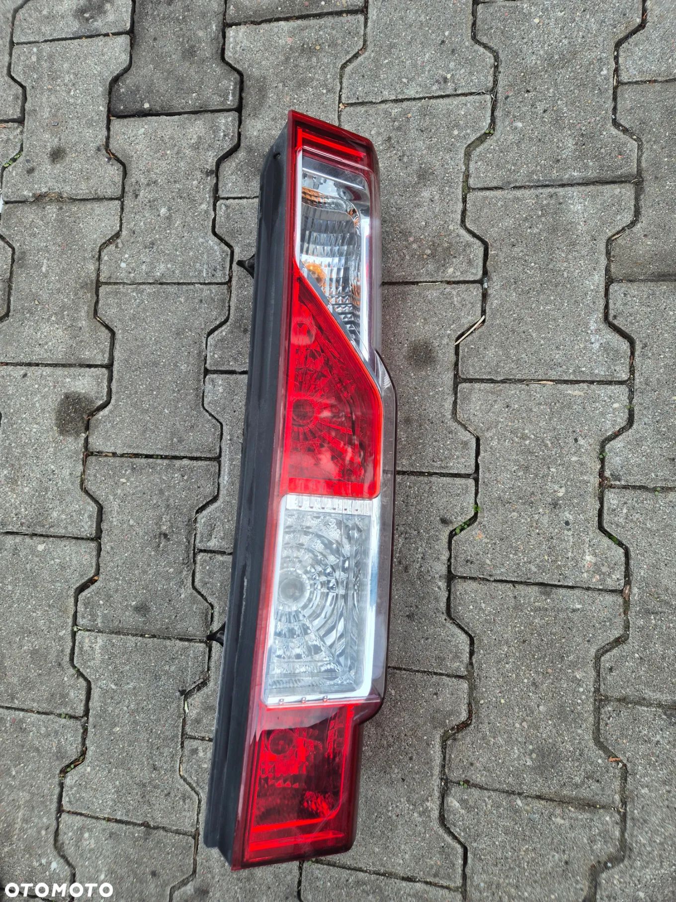 LAMPA PRAWA TYŁ MASTER III MOVANO B  NV400 2.3 10r.+ - 1