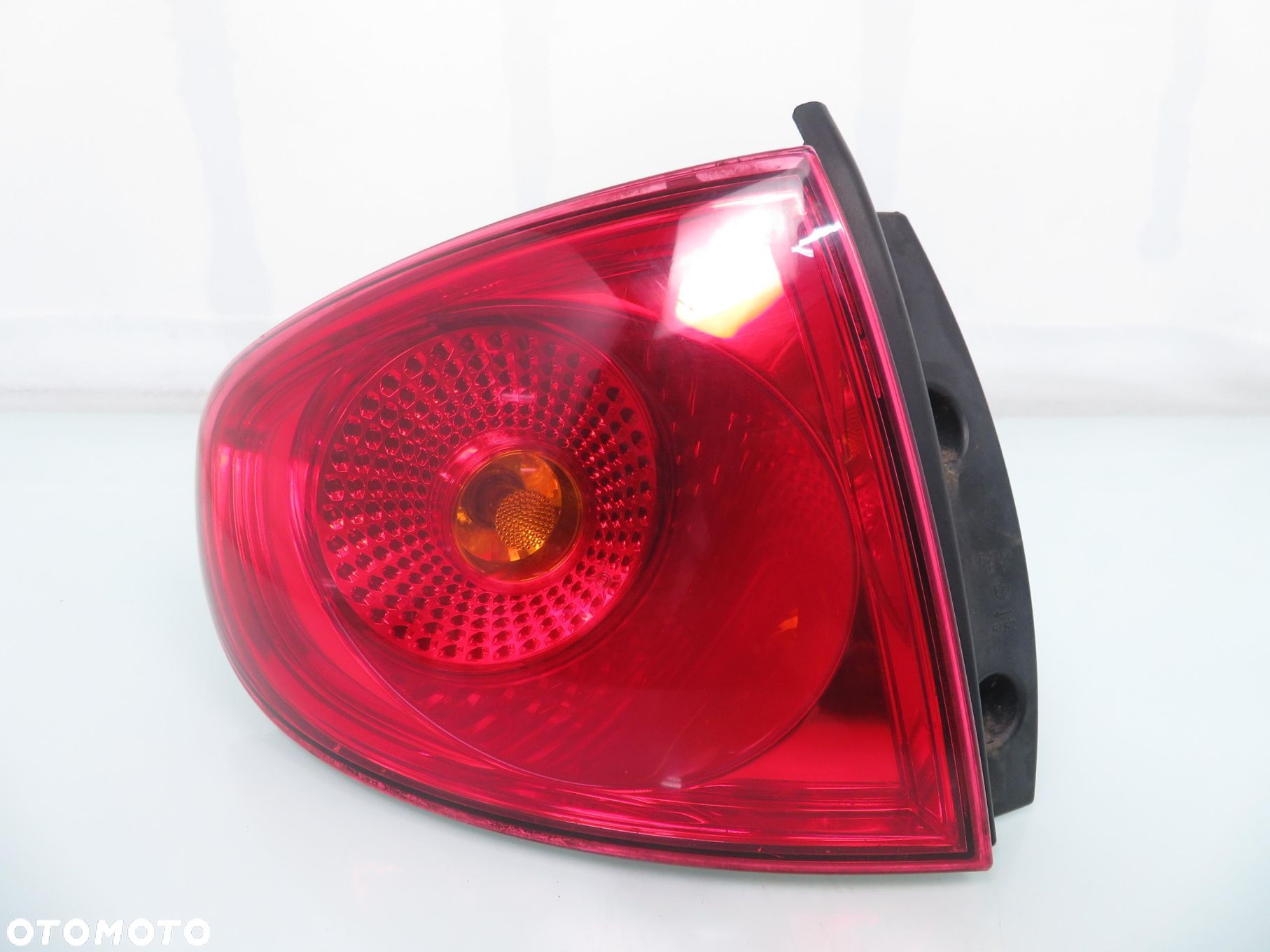 LAMPA LEWA TYLNA SEAT ALTEA 5P0945095D 5P0945111 - 1