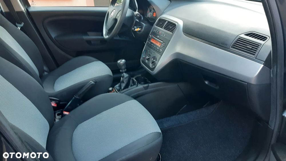 Fiat Punto 1.2 Young - 13