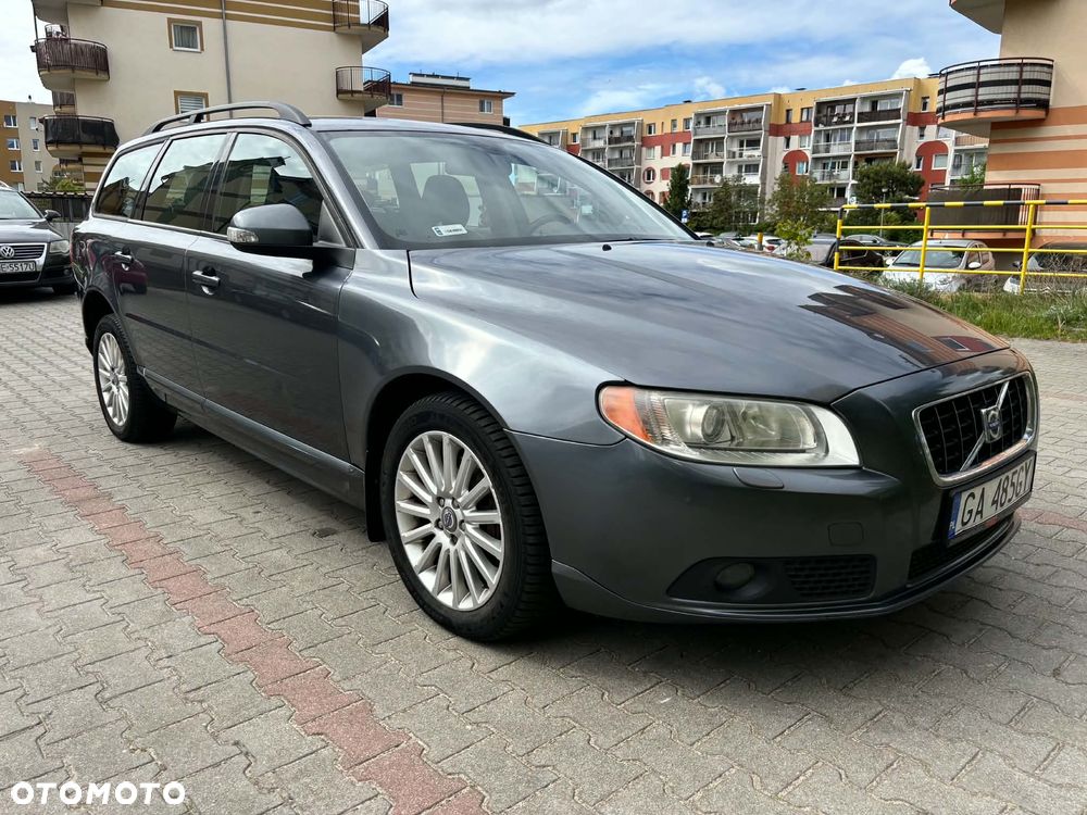 Volvo V70 2.5T Summum - 2