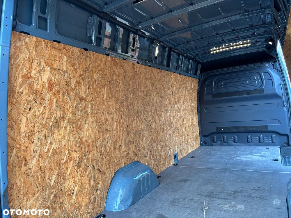 Mercedes-Benz Sprinter - 8