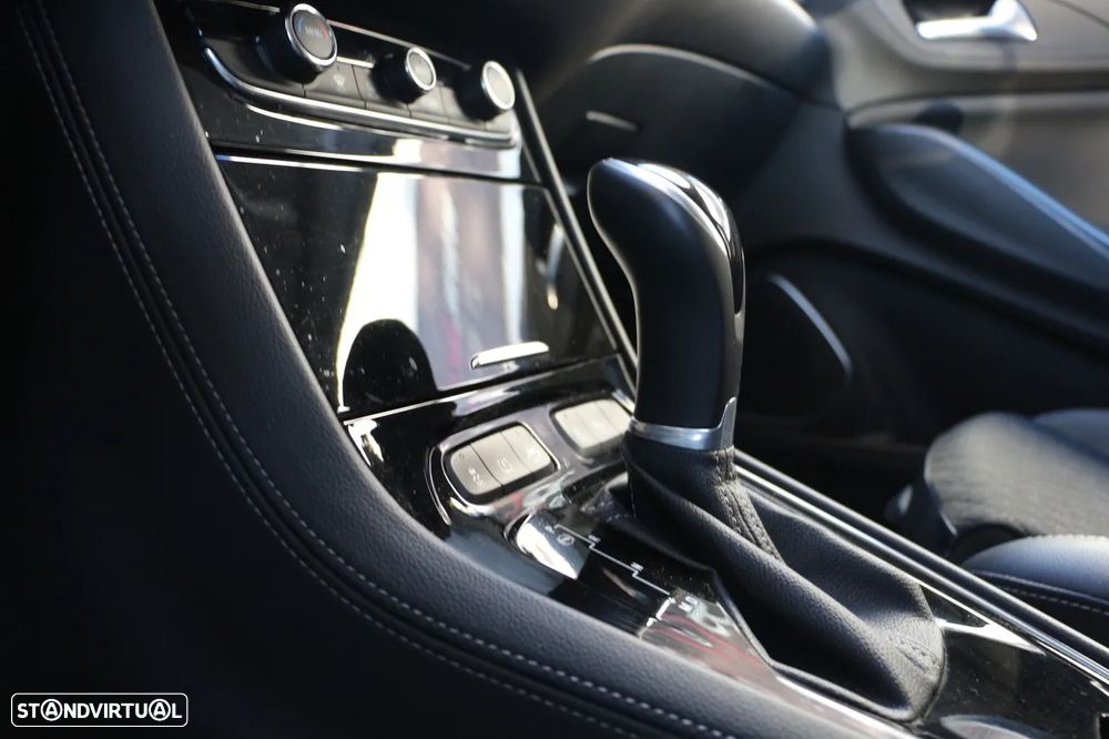 Opel Grandland X 1.2 T Ultimate AT - 24