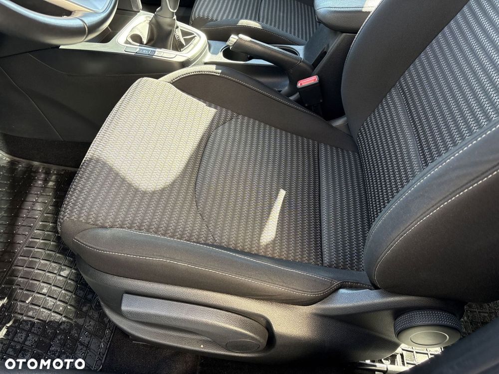 Kia Ceed - 12