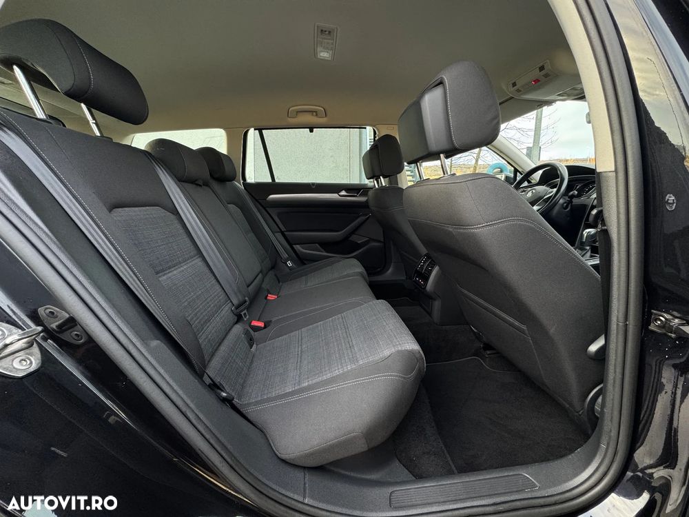 Volkswagen Passat Variant 2.0 TDI SCR DSG Elegance - 16