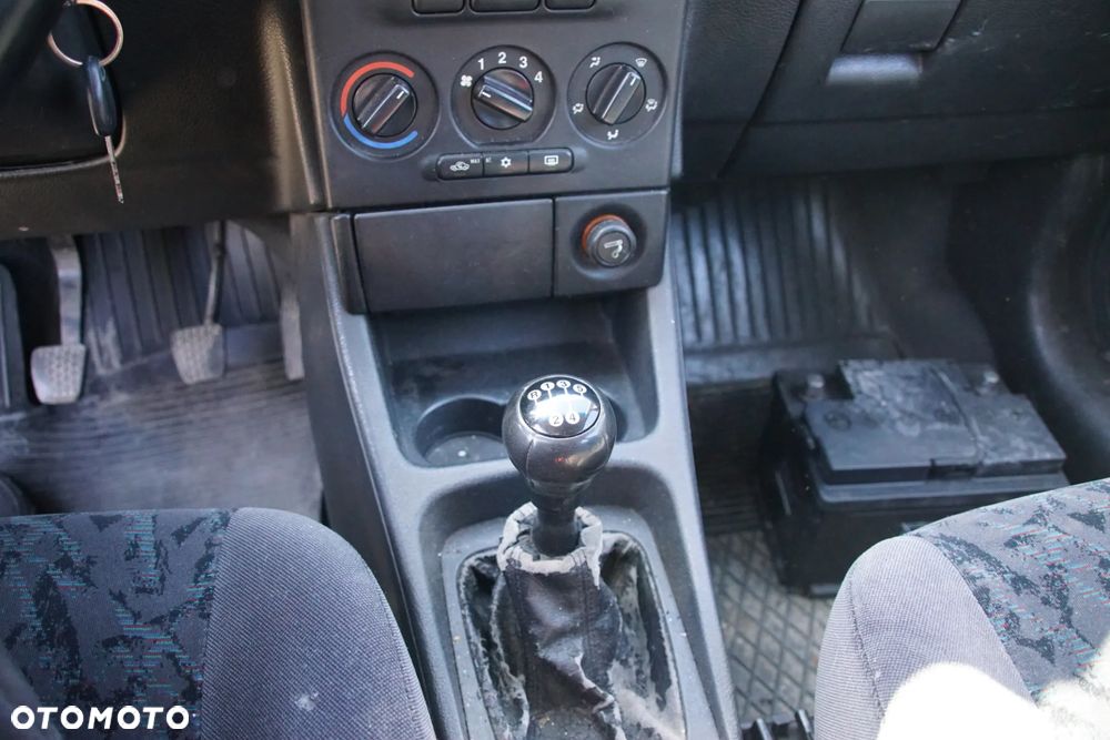 Auto na części - Opel Zafira A 1.8 16V 125 KM Z18XE F17 36U 2002R Silnik Skrzynia Drzwi Maska Zderzak Błotnik Klapa Klamka Lampa Lusterko Szyba Deska Kokpit Sterownik Moduł Czujnik Licznik Wyświetlacz Panel Kierownica - 13