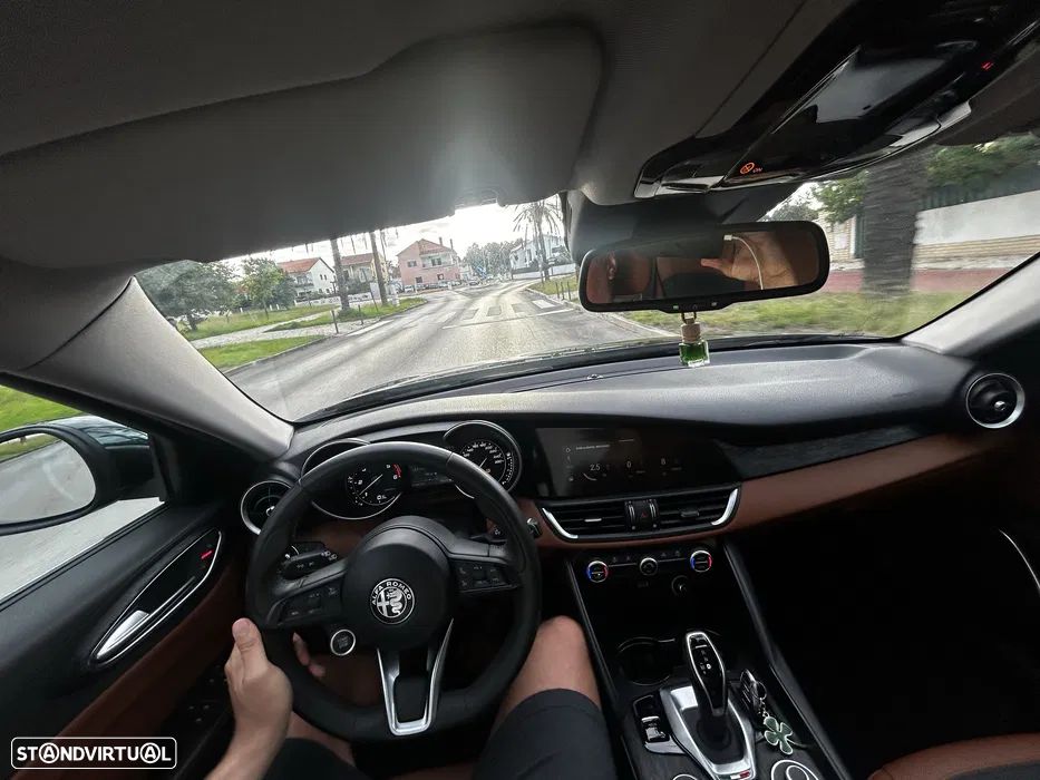 Alfa Romeo Giulia 2021 photo 4