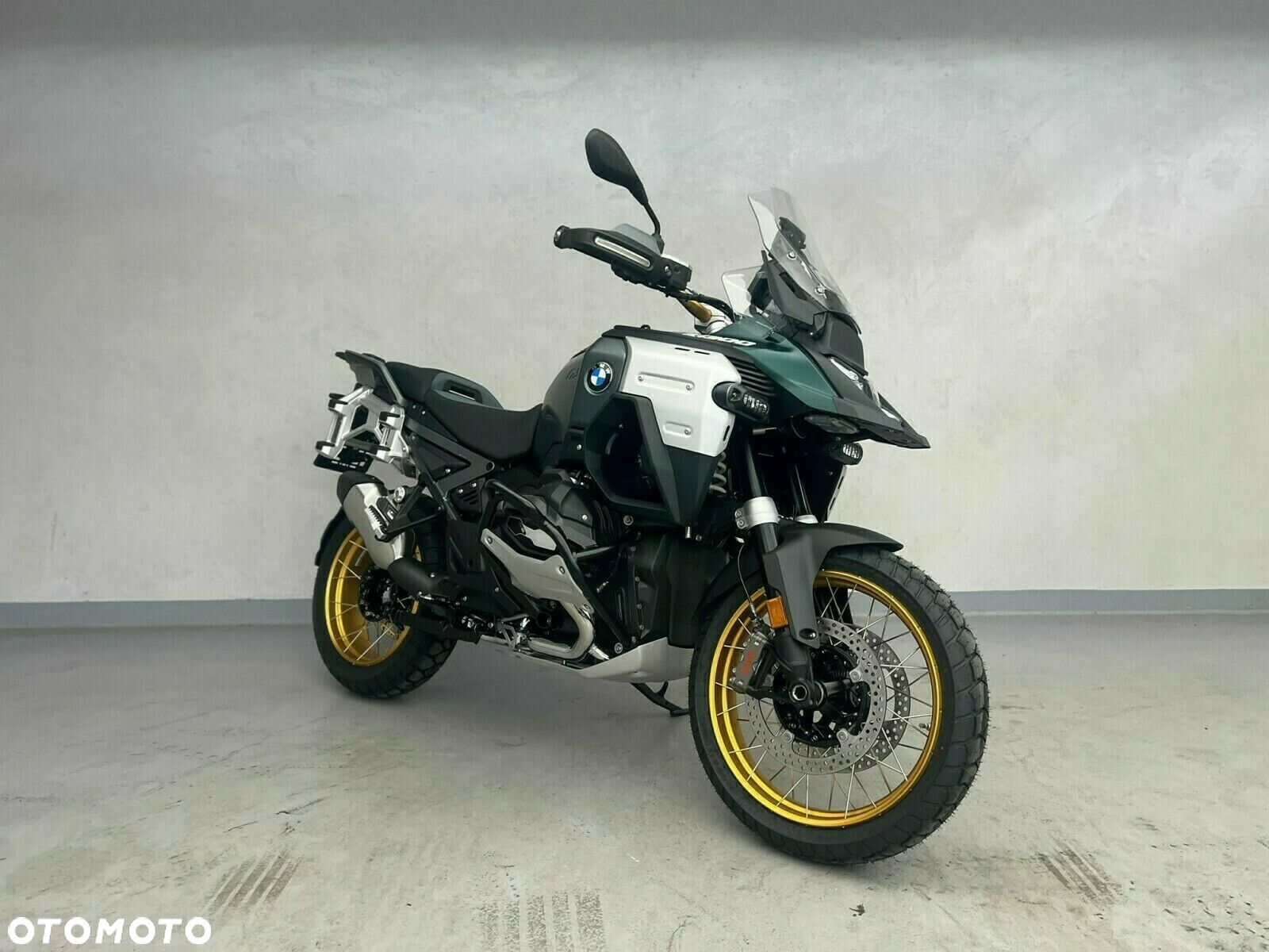 BMW R - 1