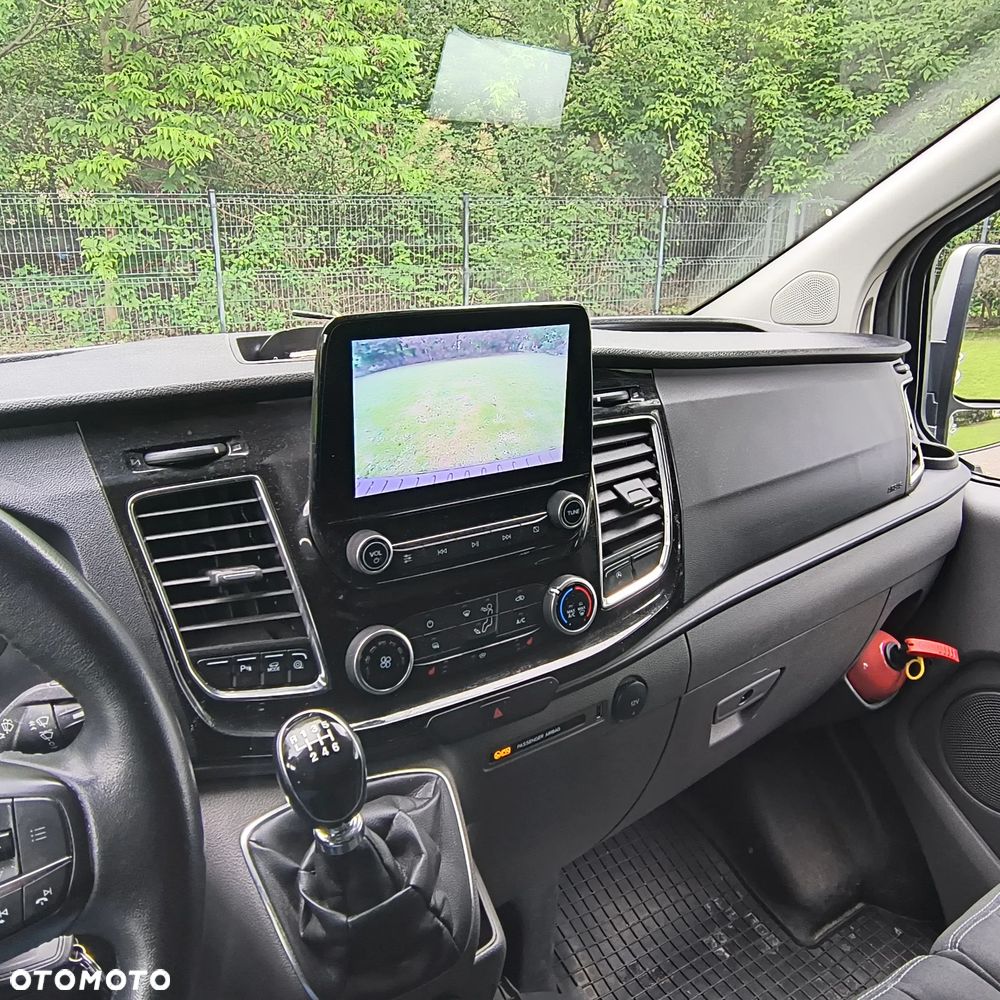 Ford TRANSIT CUSTOM - 12