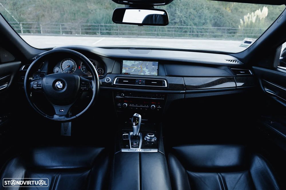 BMW 740 d Pack M - 13