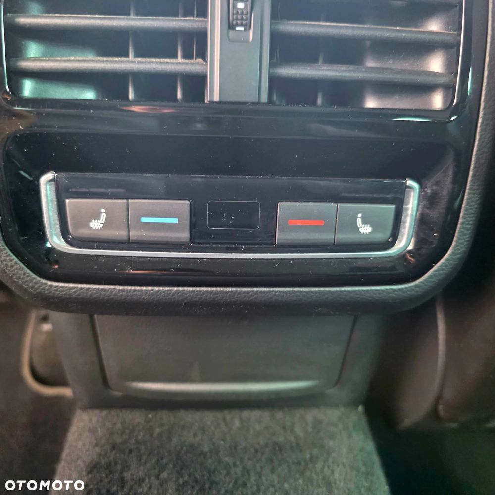 Volkswagen Passat - 14