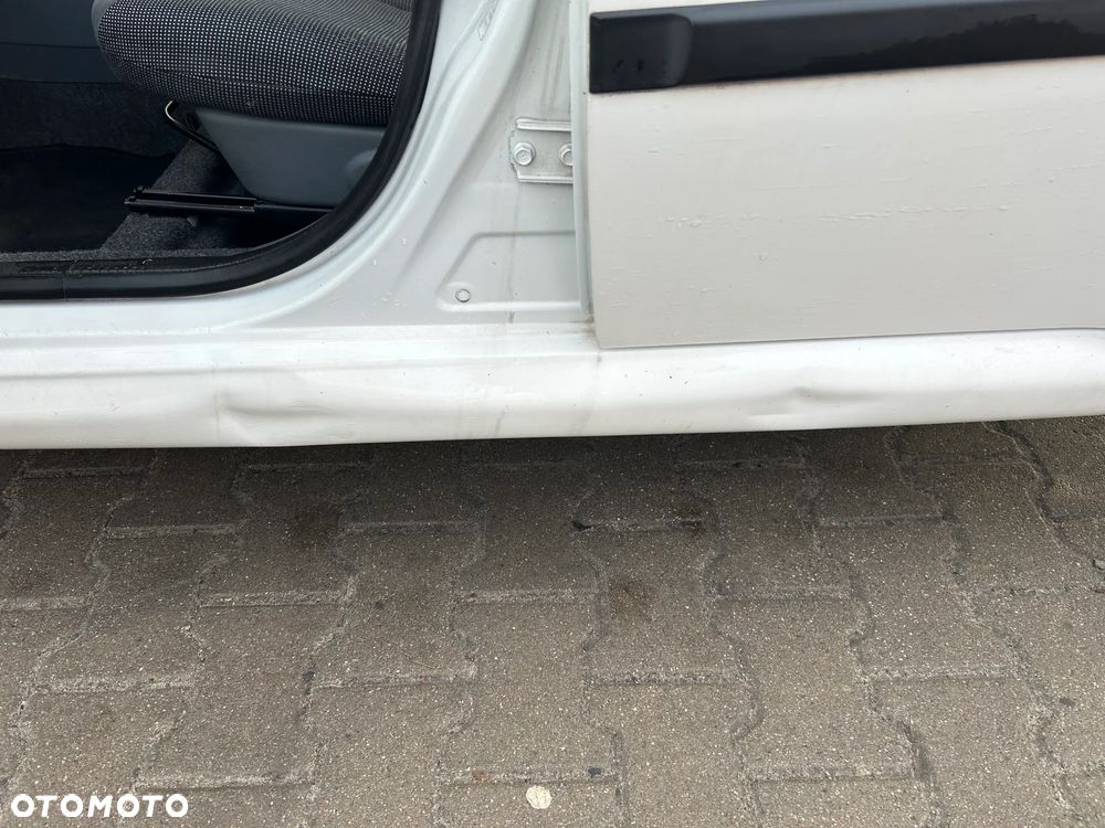 Peugeot 107 1.4 HDI Trendy - 26