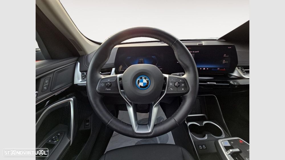 BMW ix1 eDrive20 xLine - 12
