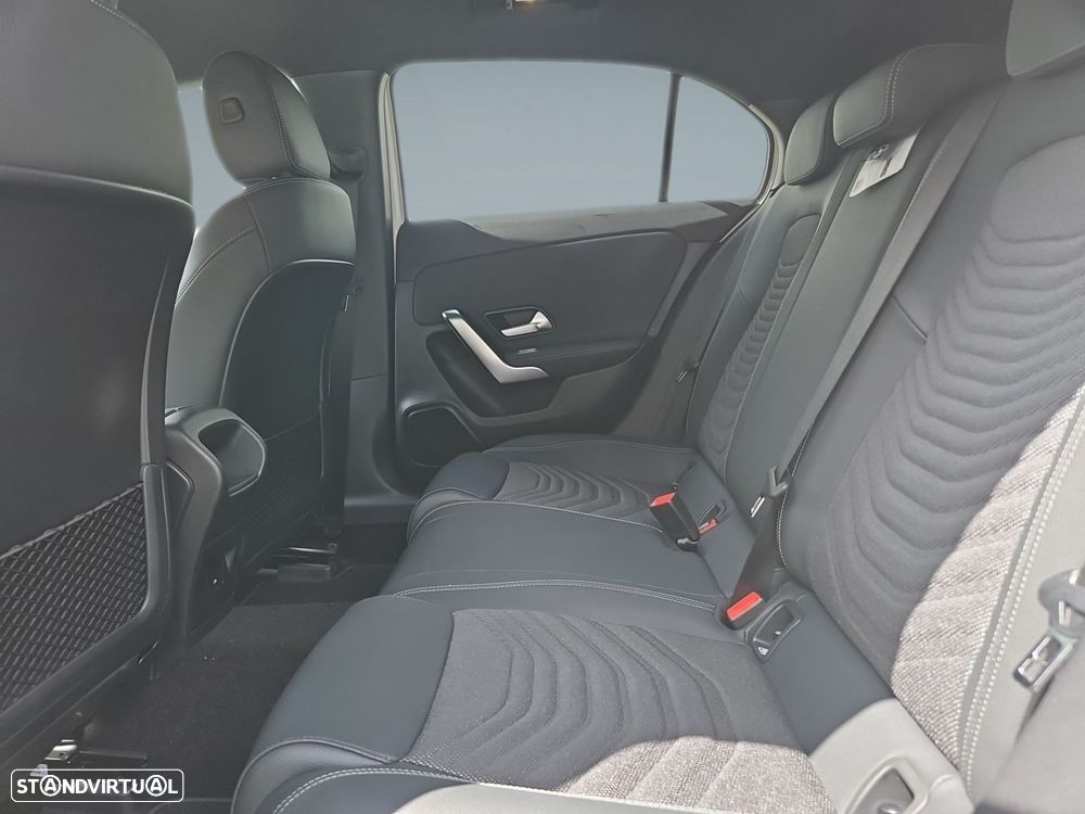 Mercedes-Benz A 250 e - 14