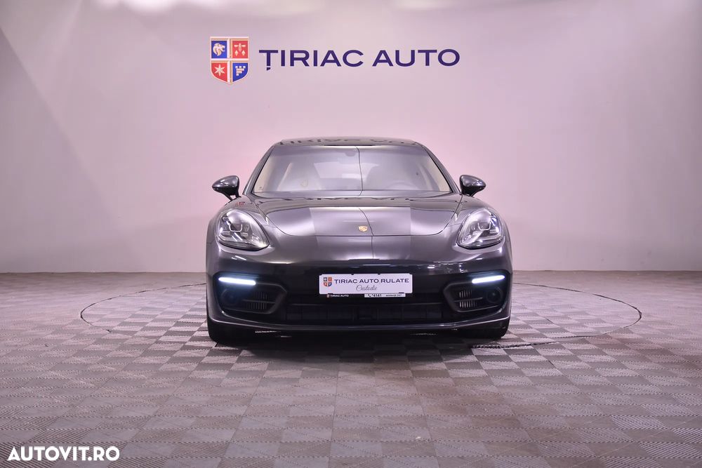 Porsche Panamera - 8