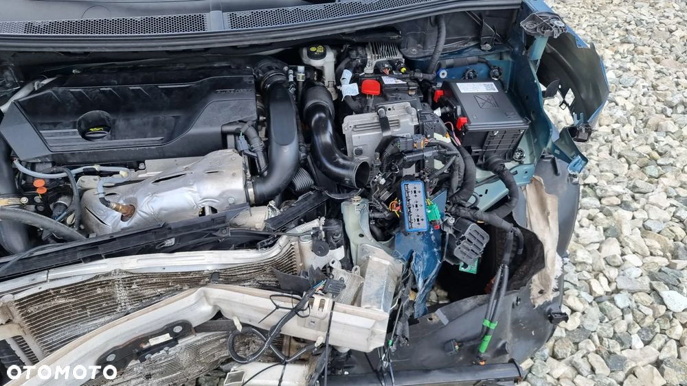 Peugeot 3008 1.6 PureTech HYbrid GT Line S&S EAT8 - 36
