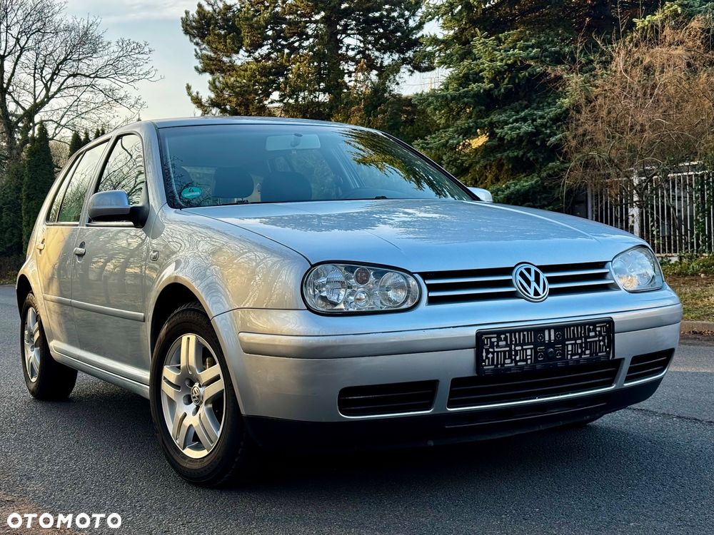 Volkswagen Golf - 16