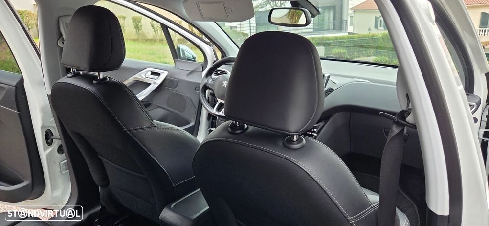 Peugeot 2008 1.6 BlueHDi Allure - 18