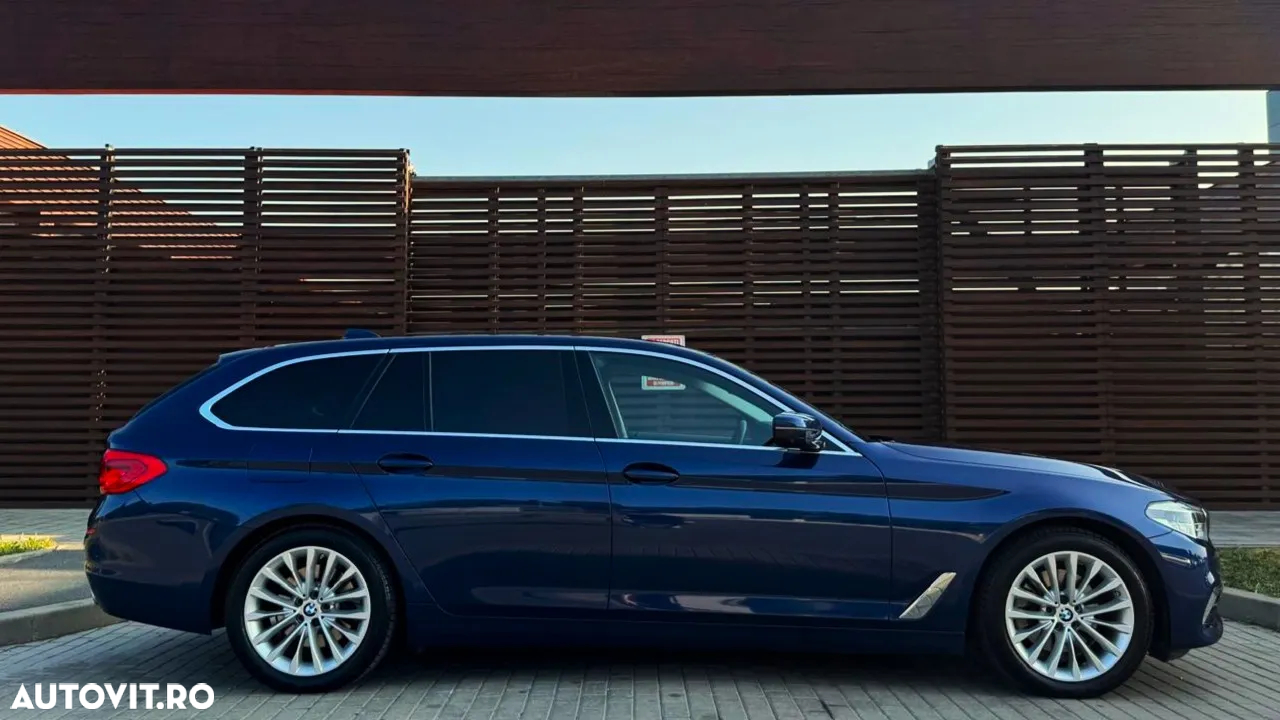 BMW Seria 5 520d Touring Aut. Luxury Line - 7
