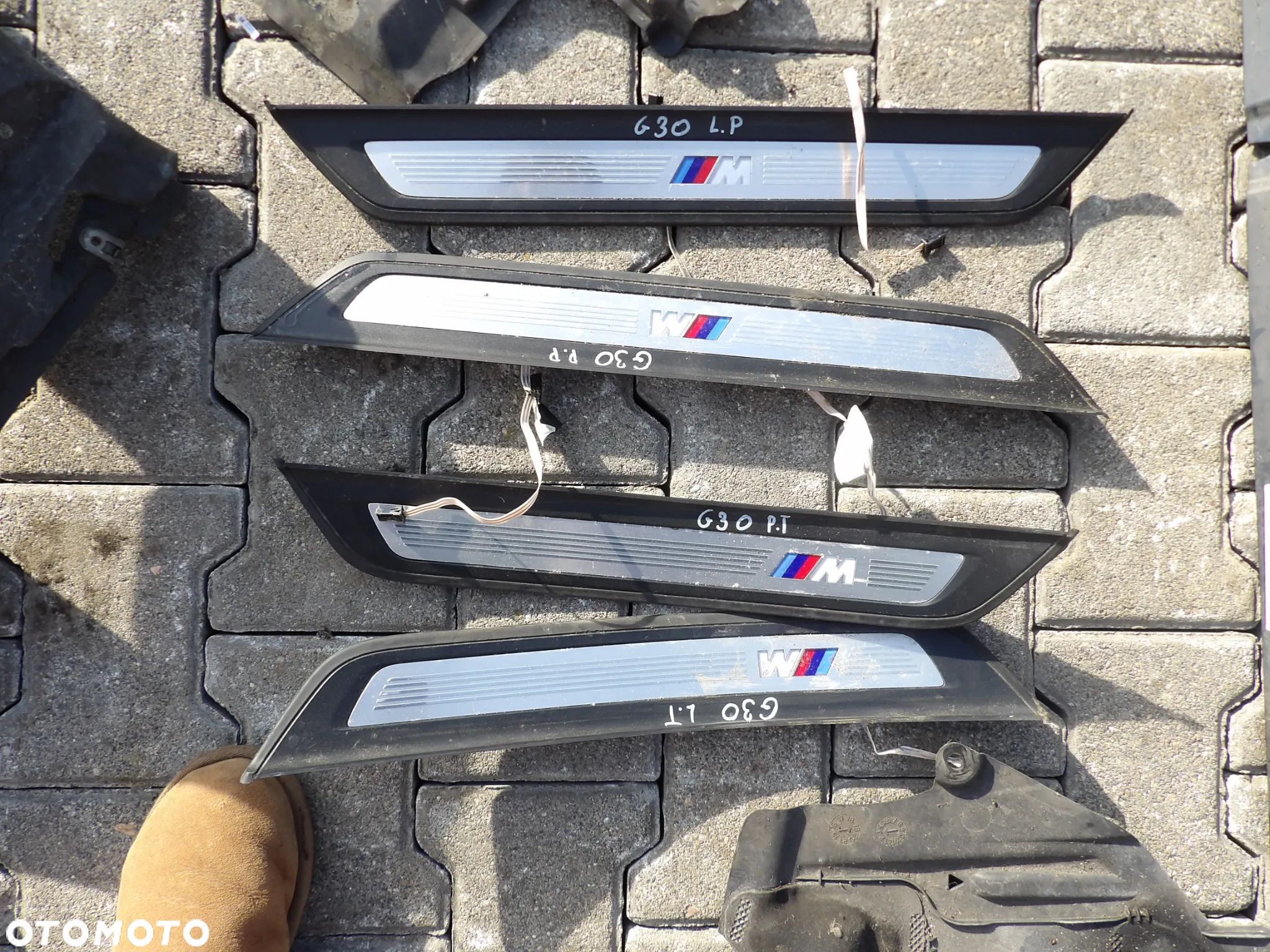 BMW - G30 - M PAKIET - LISTWY PROGOWE LED - KOMPLET - 8064905  8064906  8061056 - 1