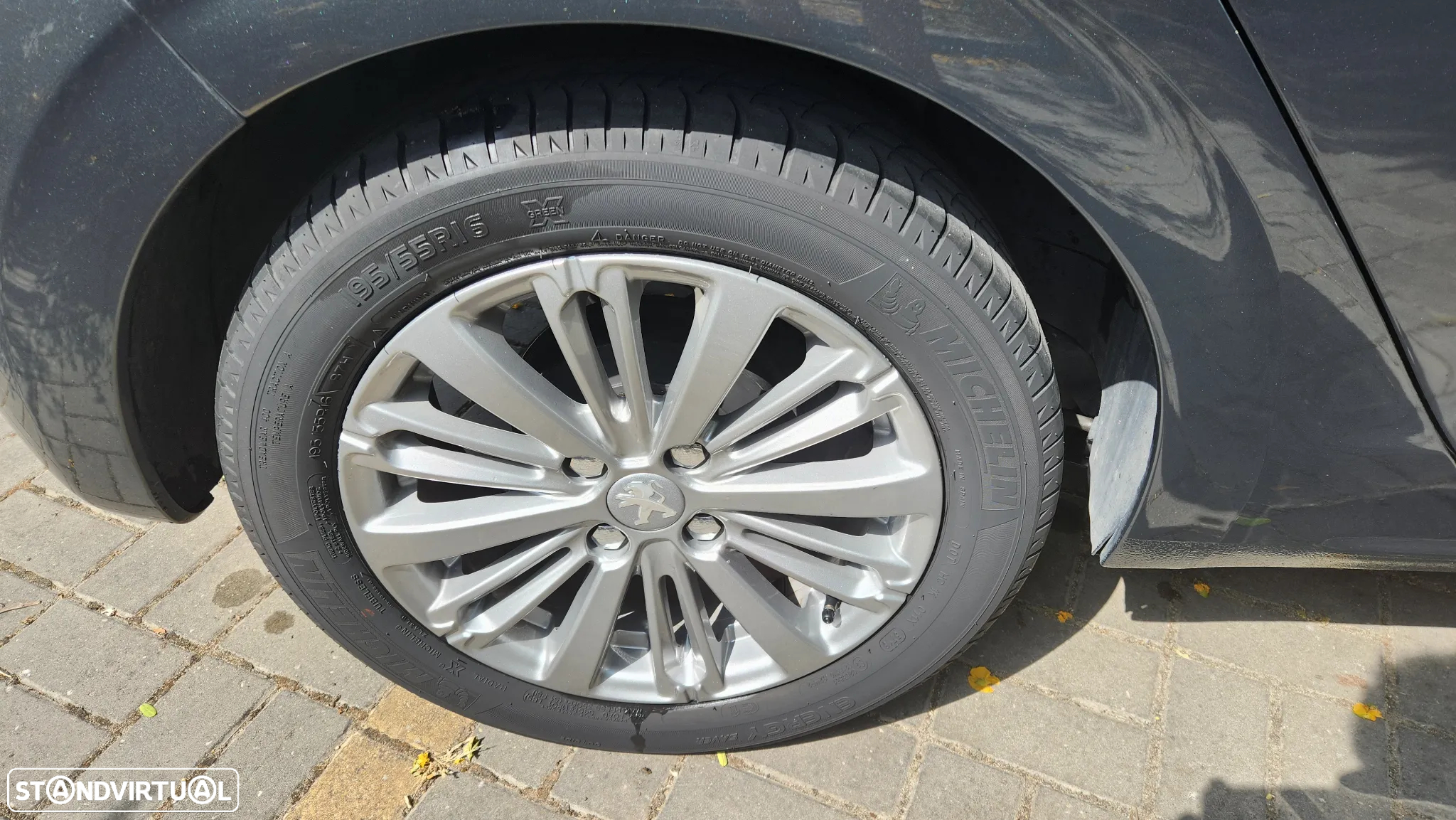 Peugeot 208 1.6 BlueHDi Style - 7