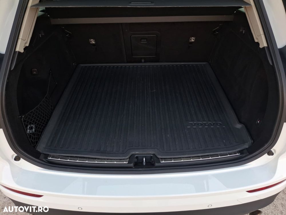 Volvo XC 60 T5 AWD Momentum - 23