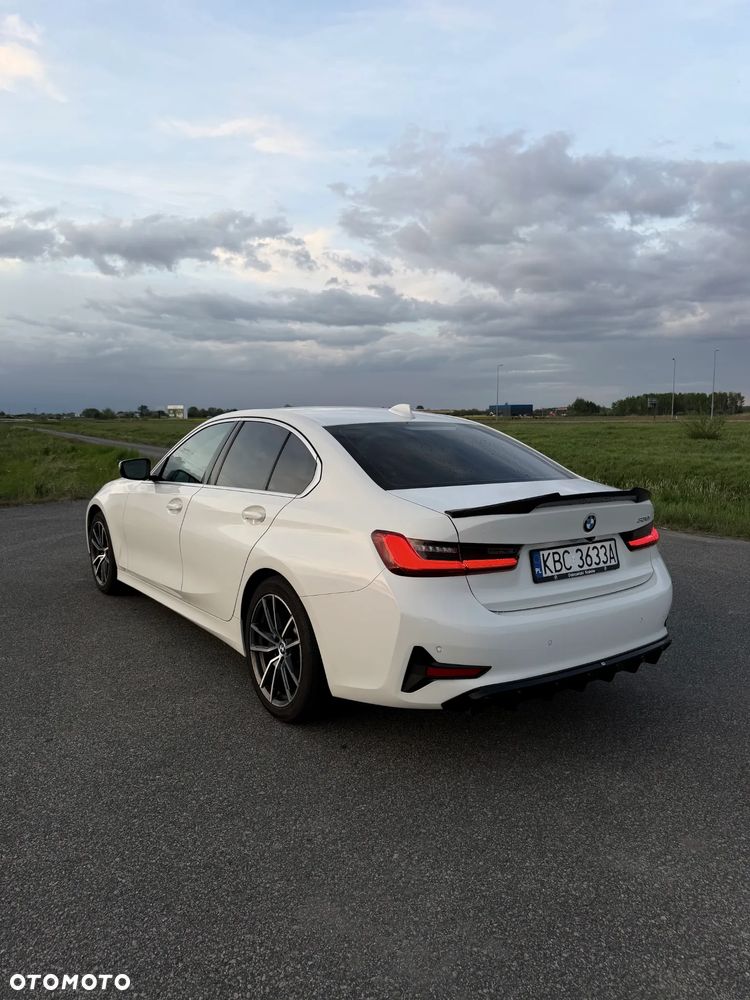 BMW Seria 3 330i Sport Line - 4