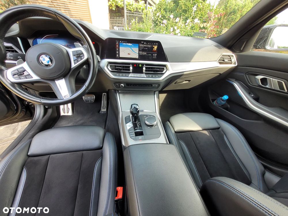 BMW Seria 3 320d M Sport - 14
