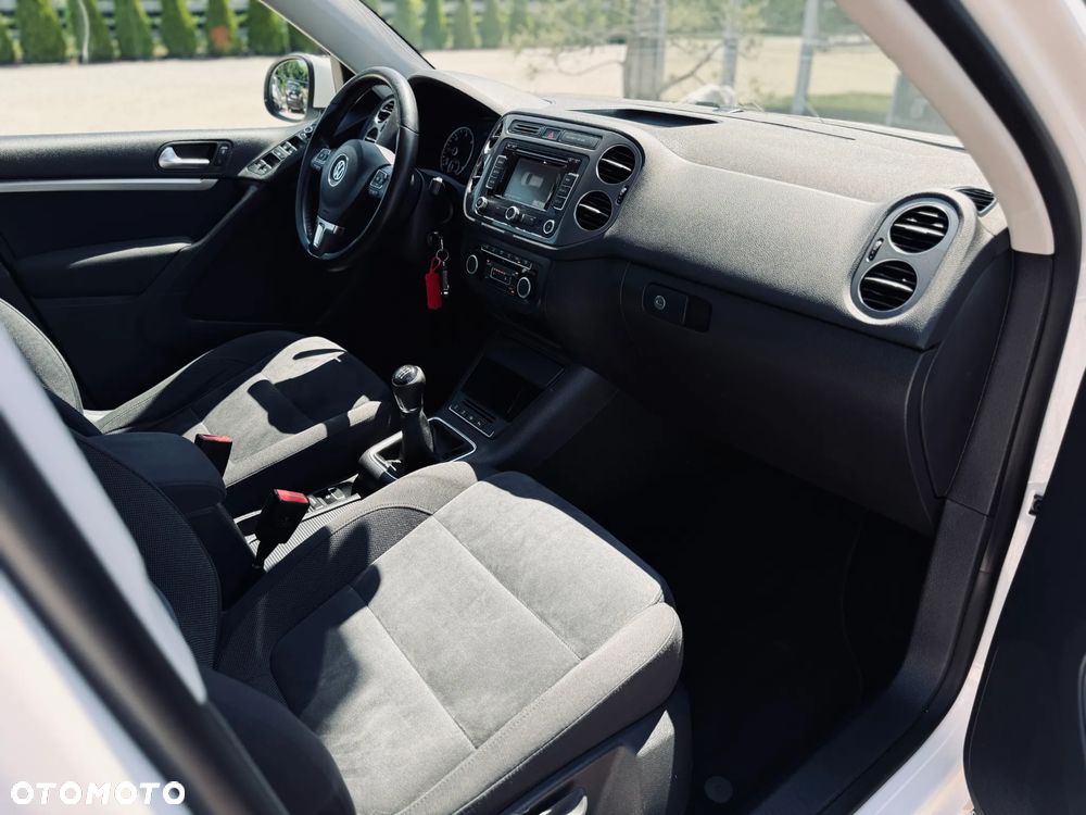 Volkswagen Tiguan 2.0 TDI DPF BlueMotion Technology Lounge Sport & Style - 18