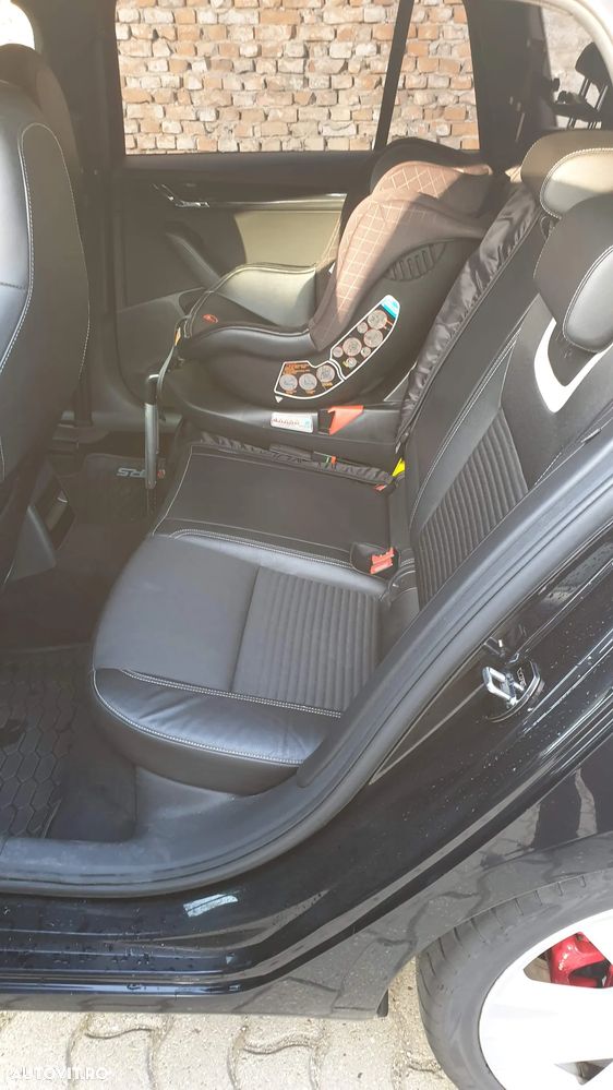 Skoda Octavia 2.0 TDI DSG RS - 9
