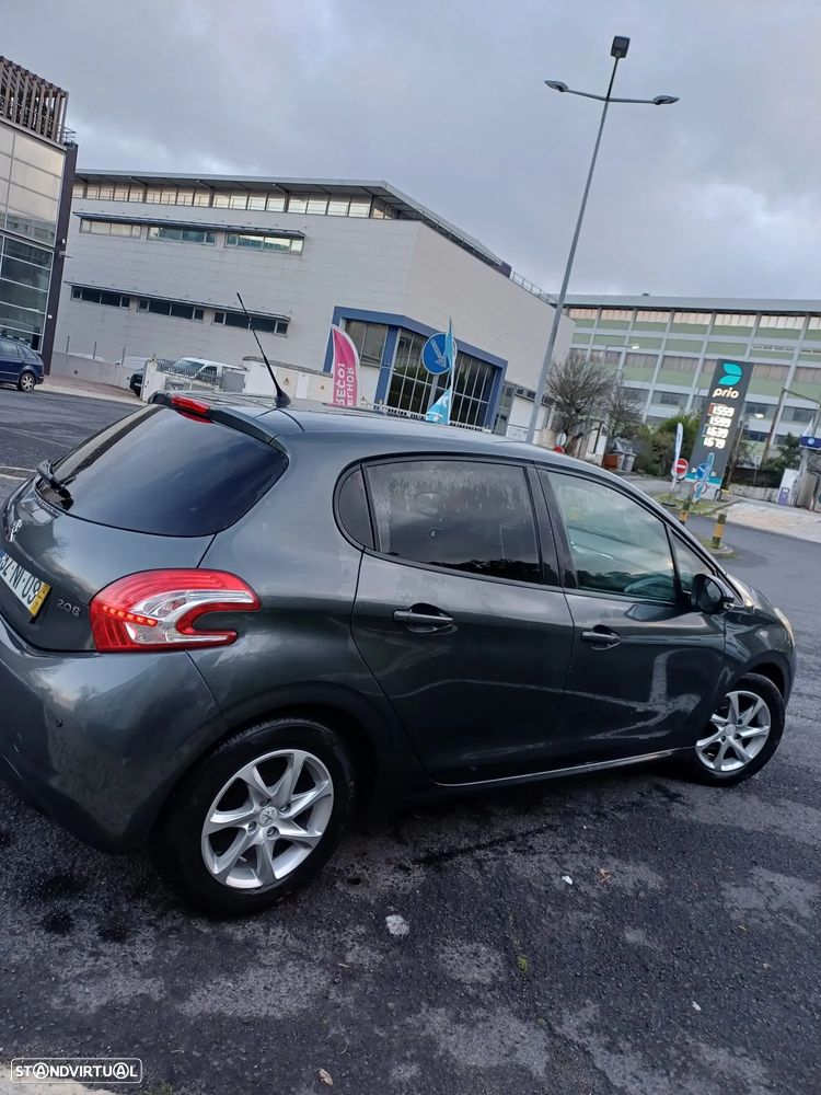 Peugeot 208 - 7
