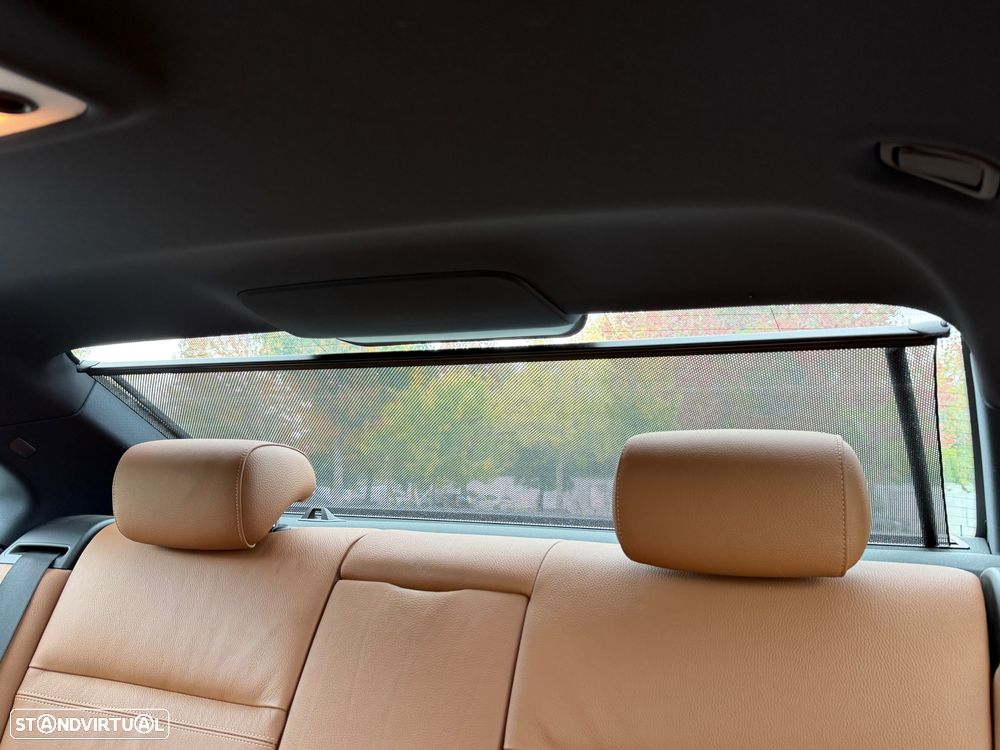 BMW 320 d Coupe Edição M - 37