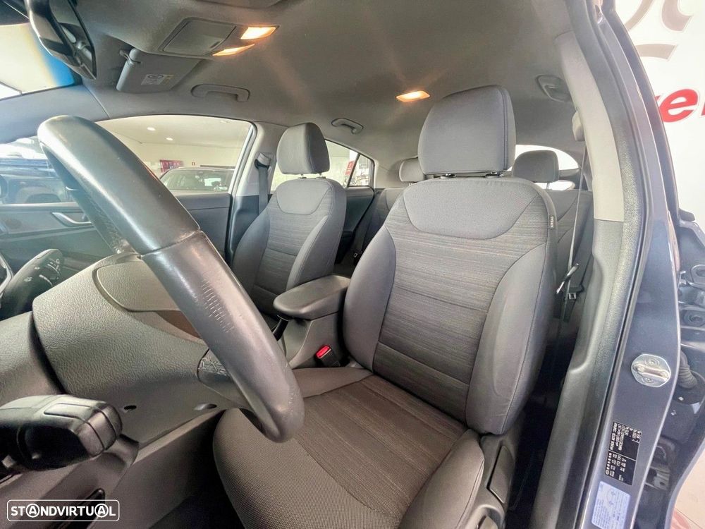 Hyundai Ioniq 1.6 GDI HEV Hybrid Tech - 14