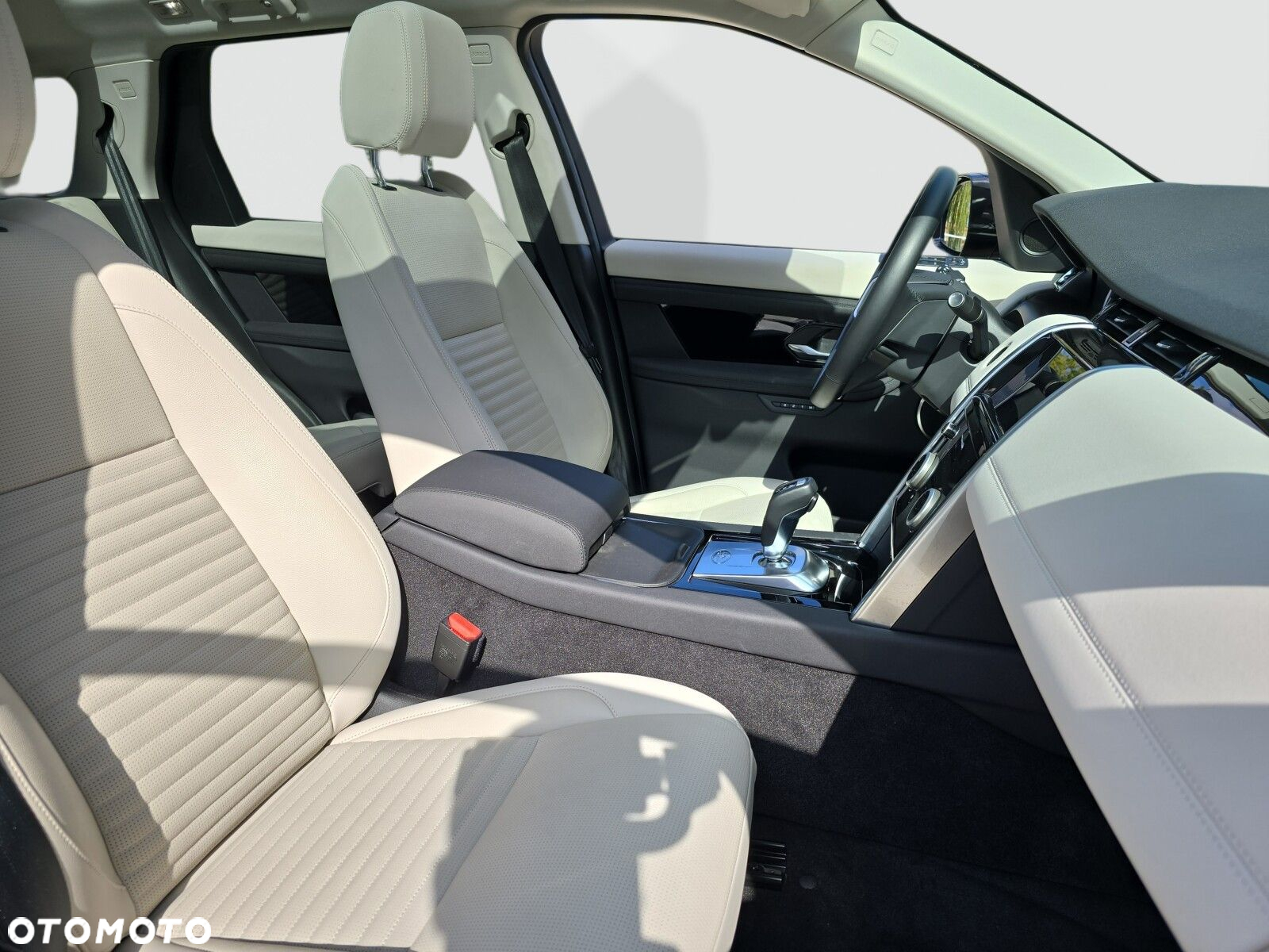 Land Rover Discovery Sport - 18