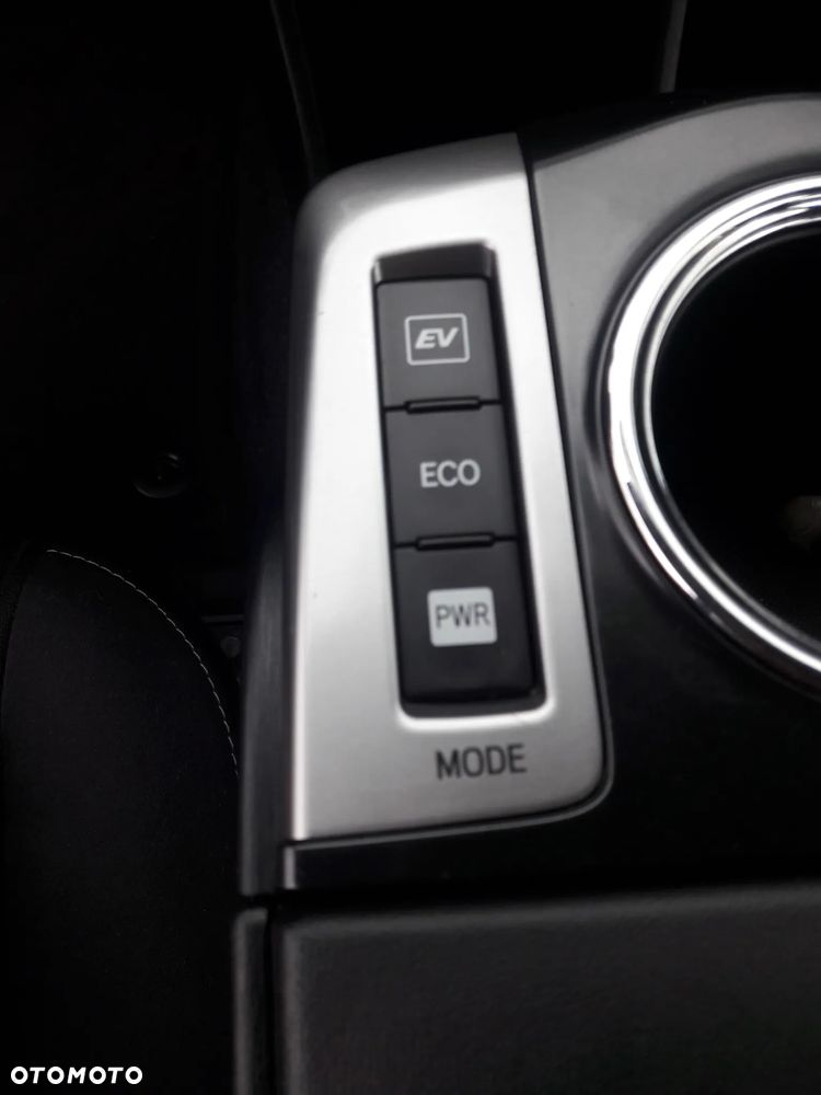 Toyota Prius+ (Hybrid) Comfort - 33