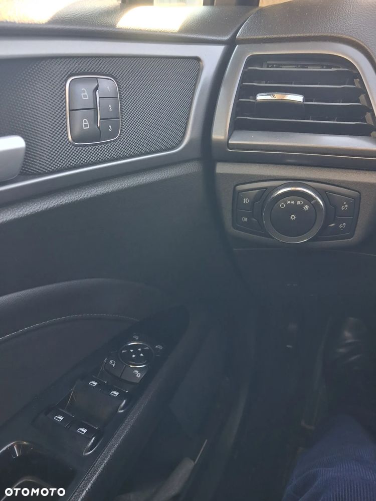 Ford Mondeo 2.0 TDCi Titanium - 4