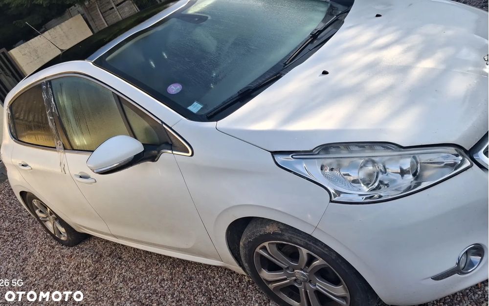 Peugeot 208 PureTech 82 Start & Stop Allure - 4