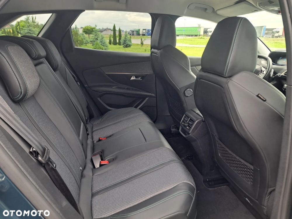 Peugeot 3008 1.6 PureTech Hybrid PHEV Allure Pack S&S EAT8 - 24